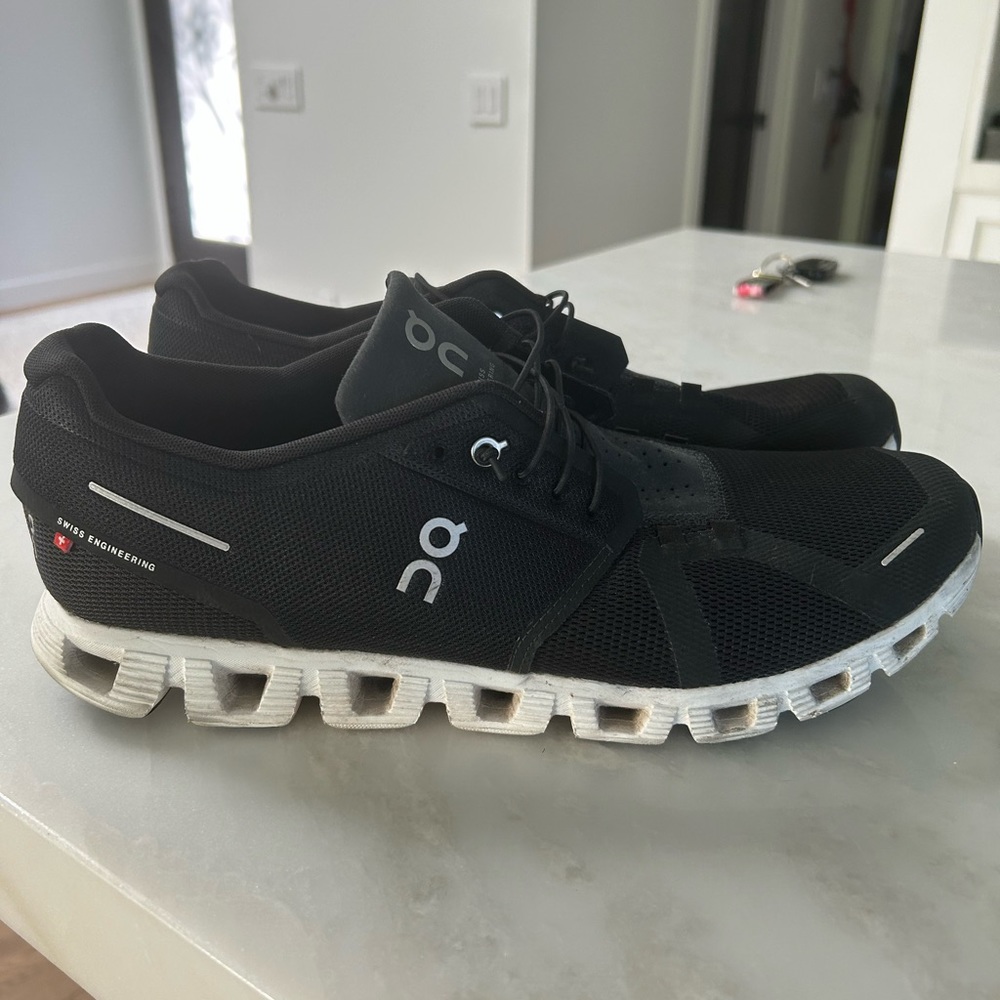 On Running CLOUD 5 Mens Size US 14